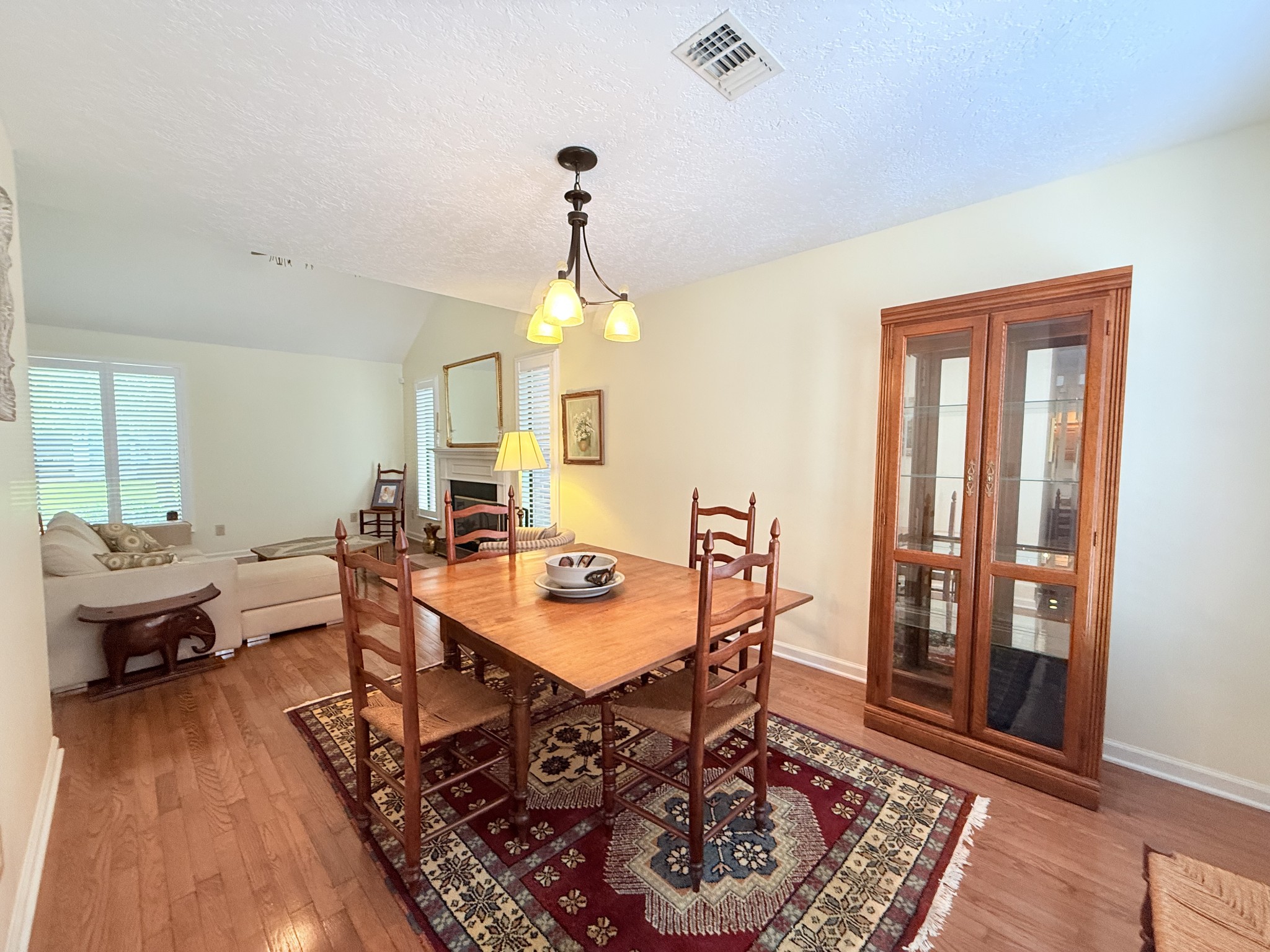 416 Castlewood Ln