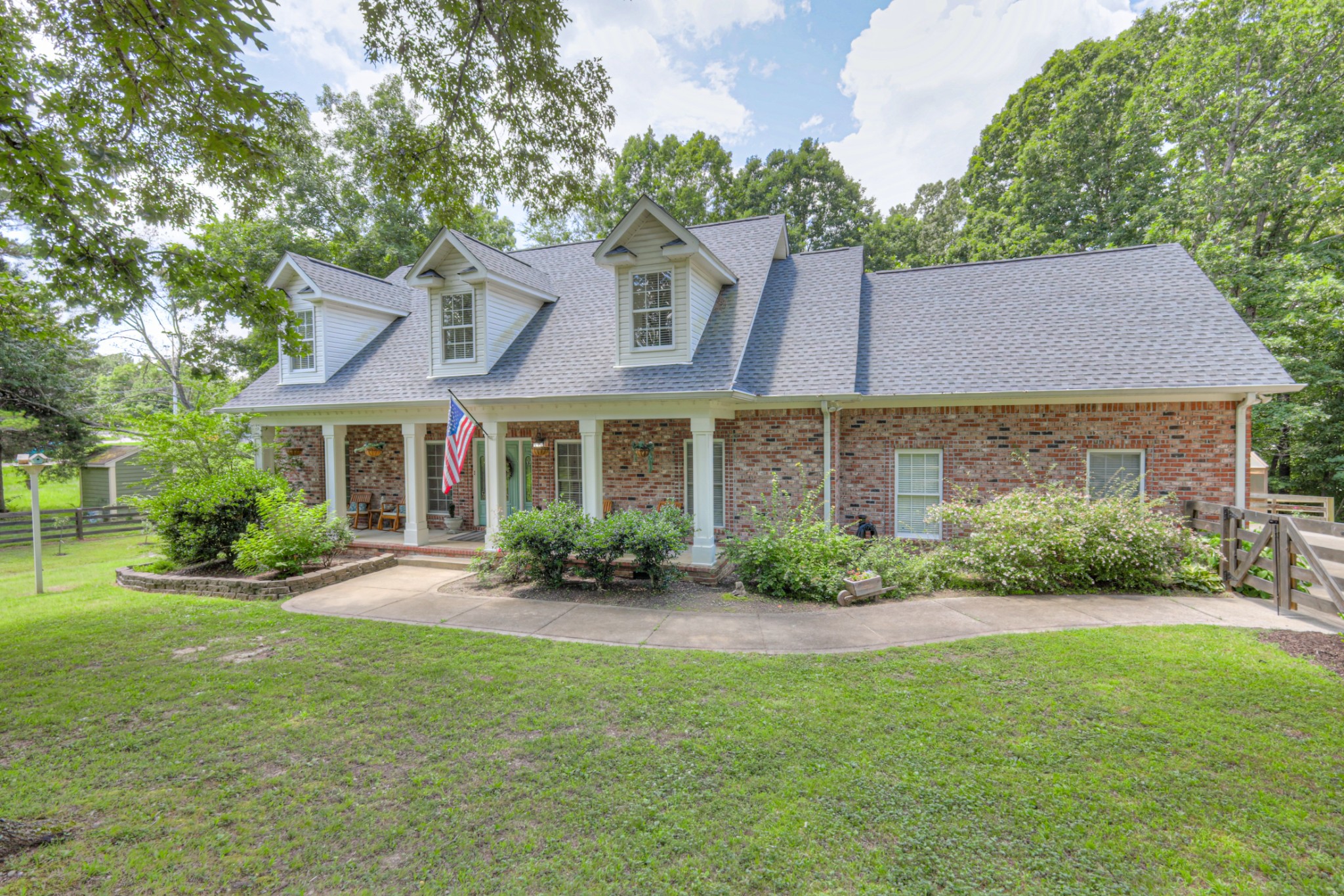7203 Hidden Lake Dr