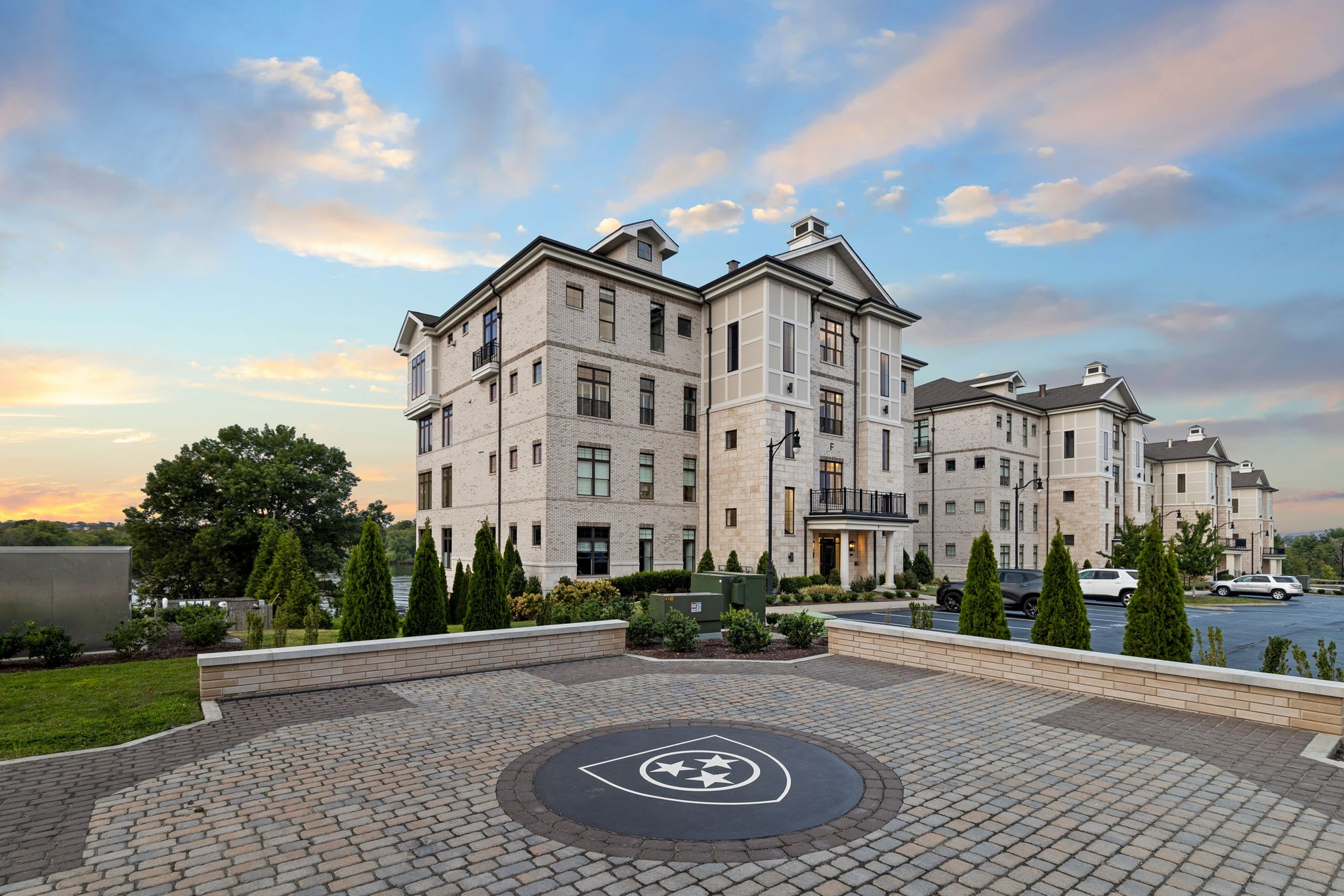 1024 Club View Dr F201