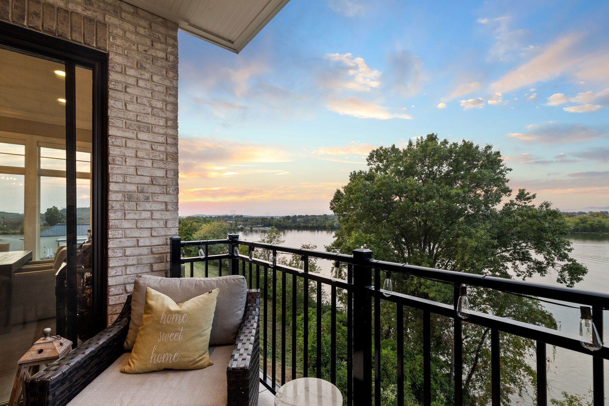 1024 Club View Dr F201