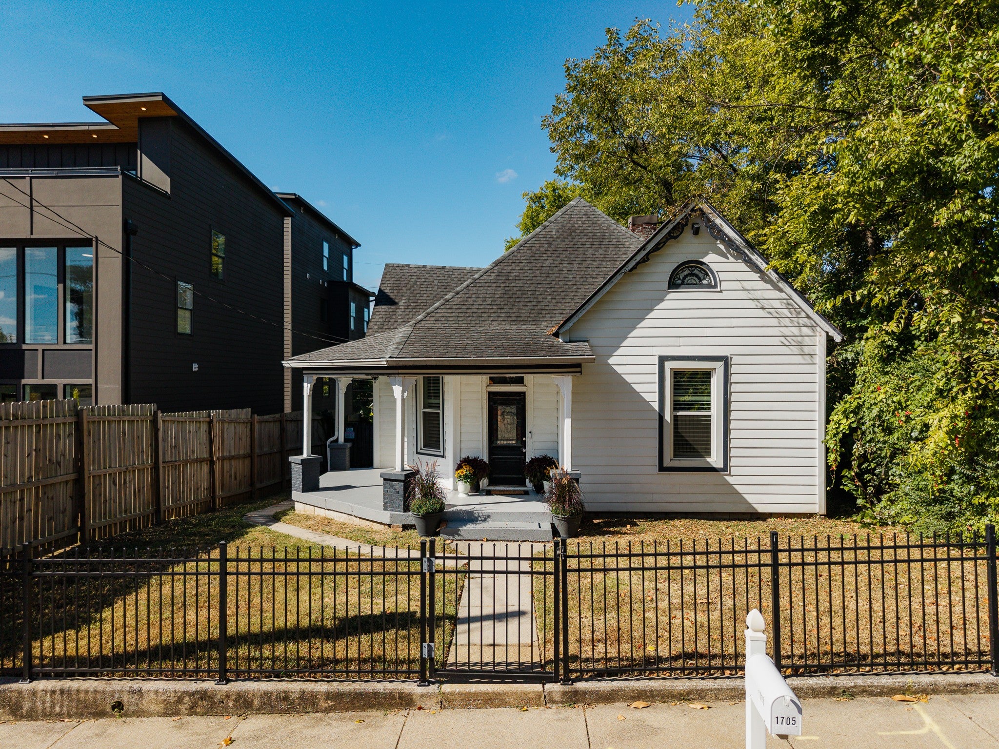 1705 Nassau St
