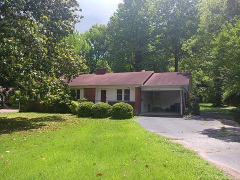 166 Westview St Camden TN 38320
