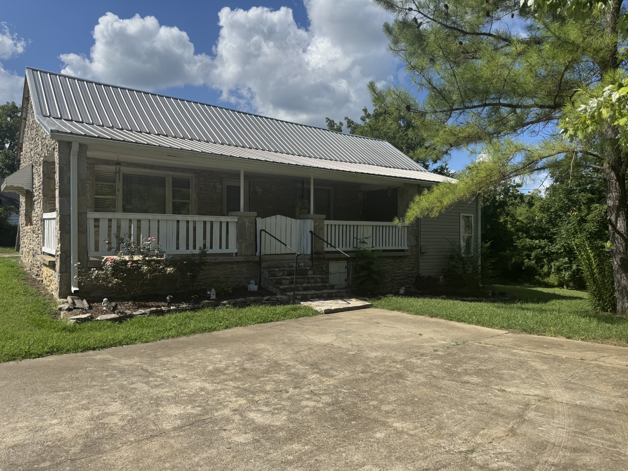 115 Brookside Dr