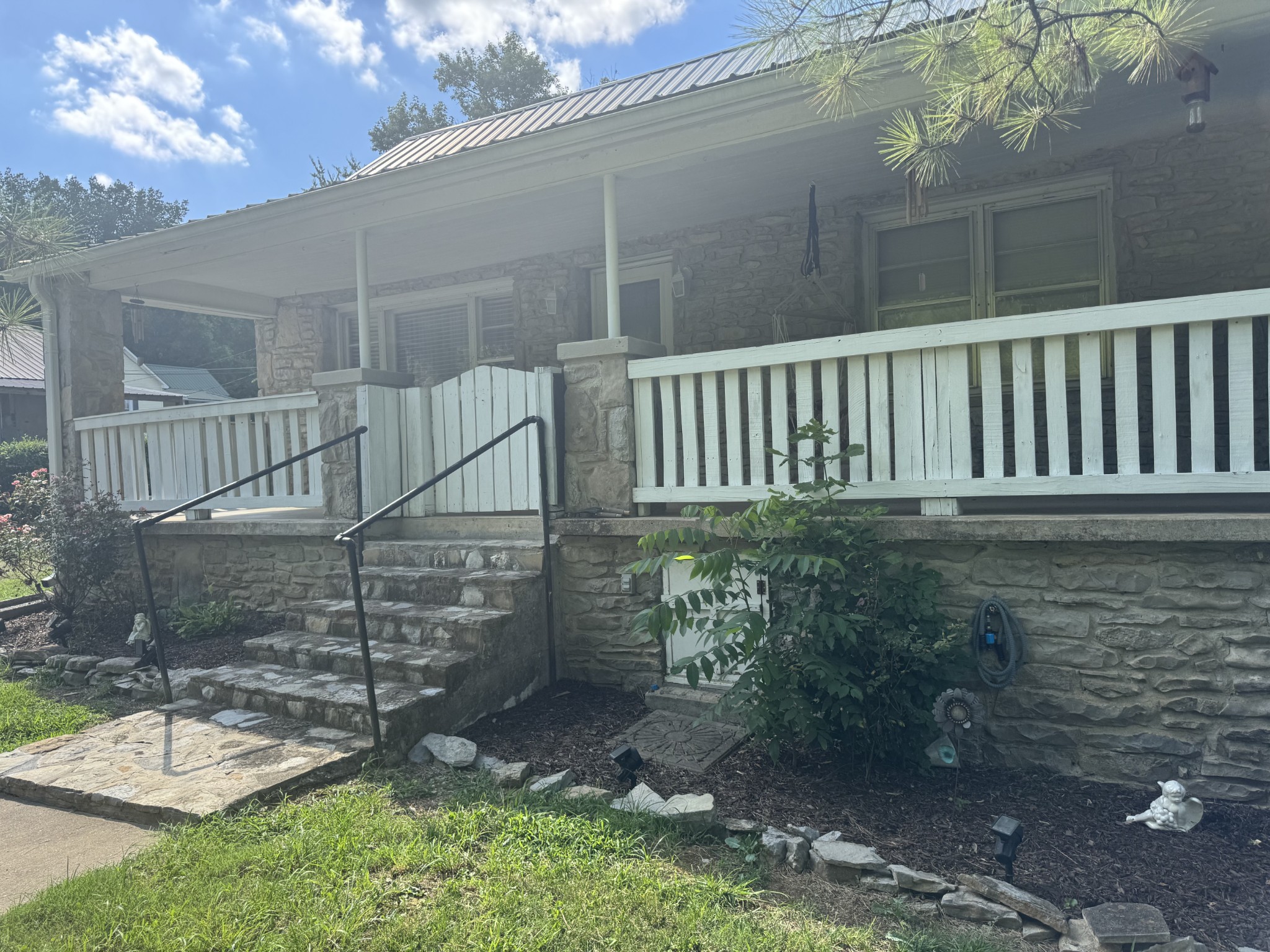 115 Brookside Dr