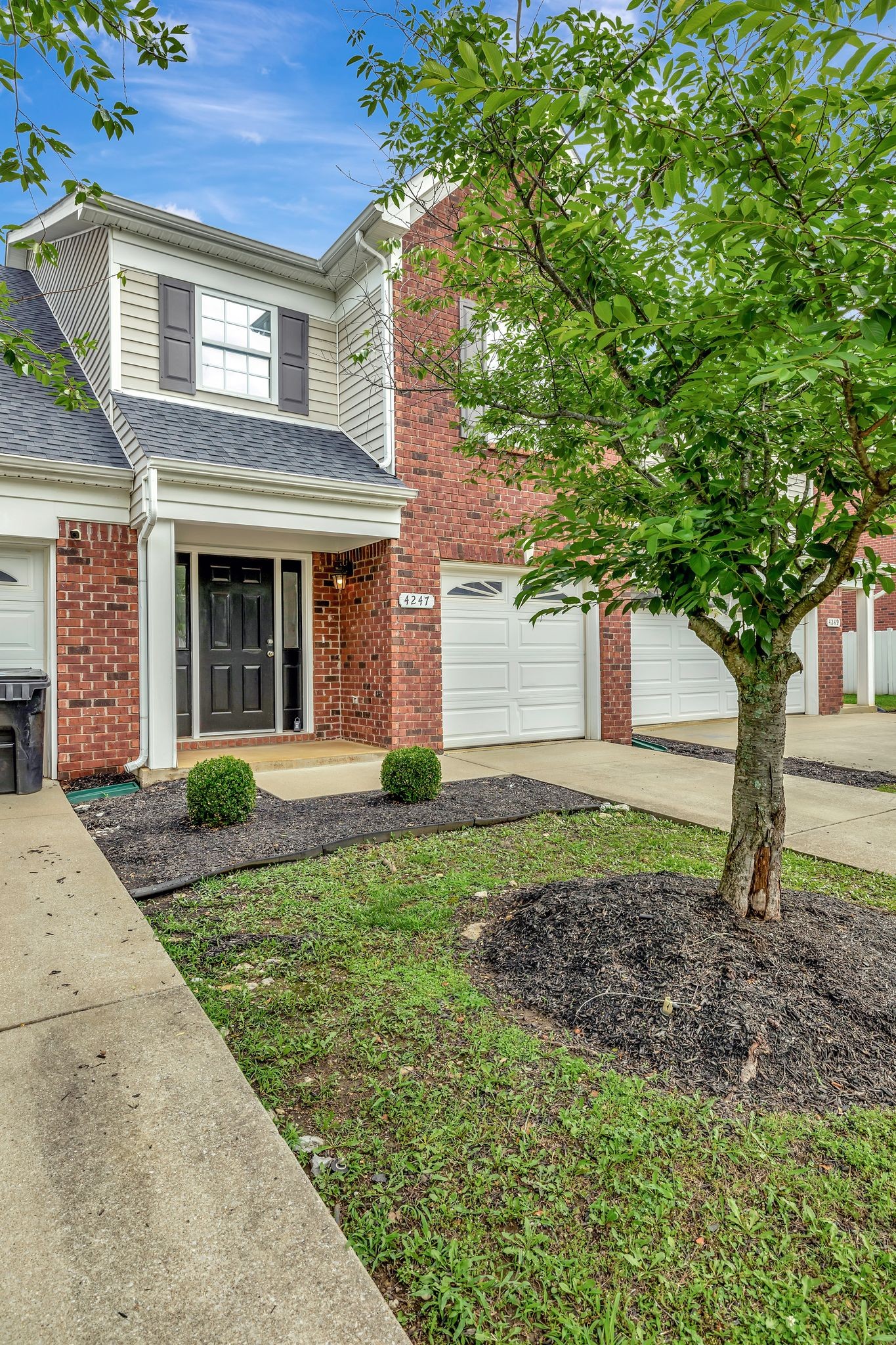 4247 Aurora Cir