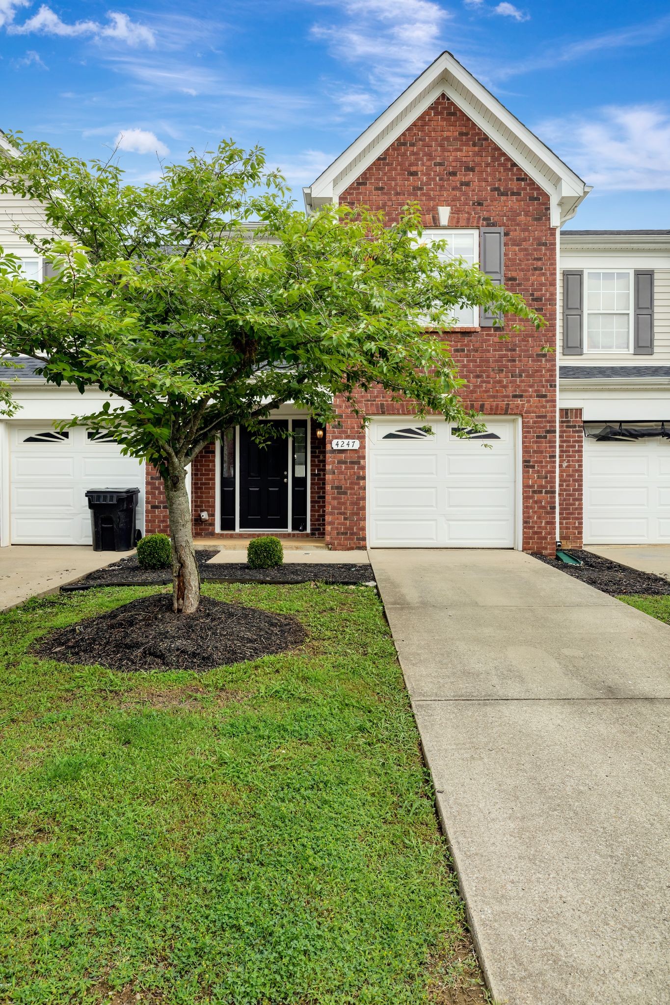 4247 Aurora Cir