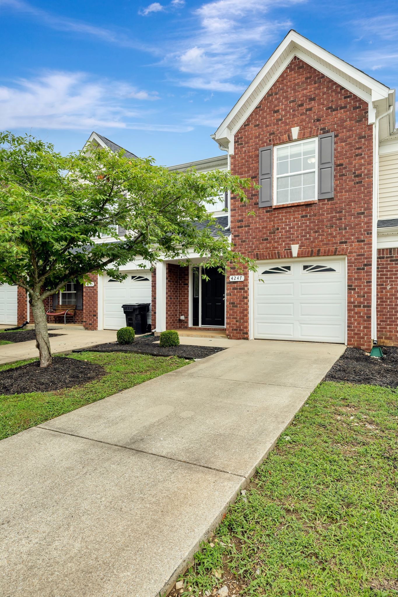 4247 Aurora Cir