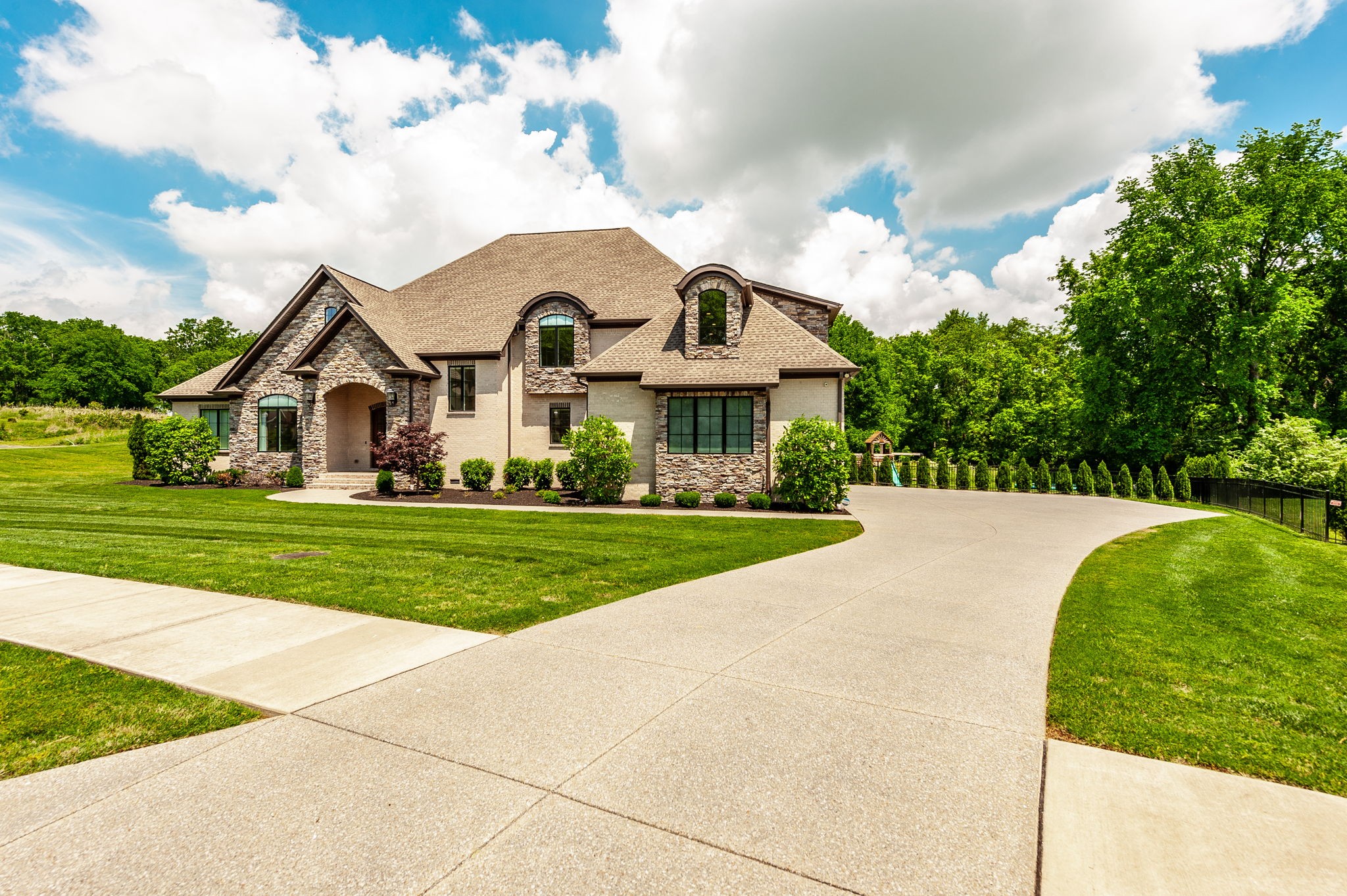 955 Bluejay Way