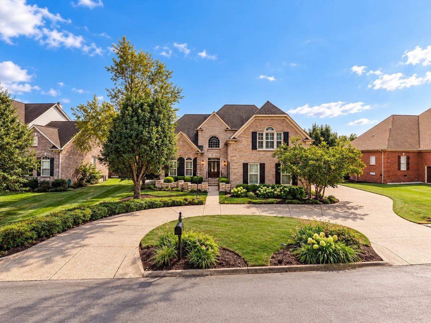 2405 Deerbourne Dr - home for sale