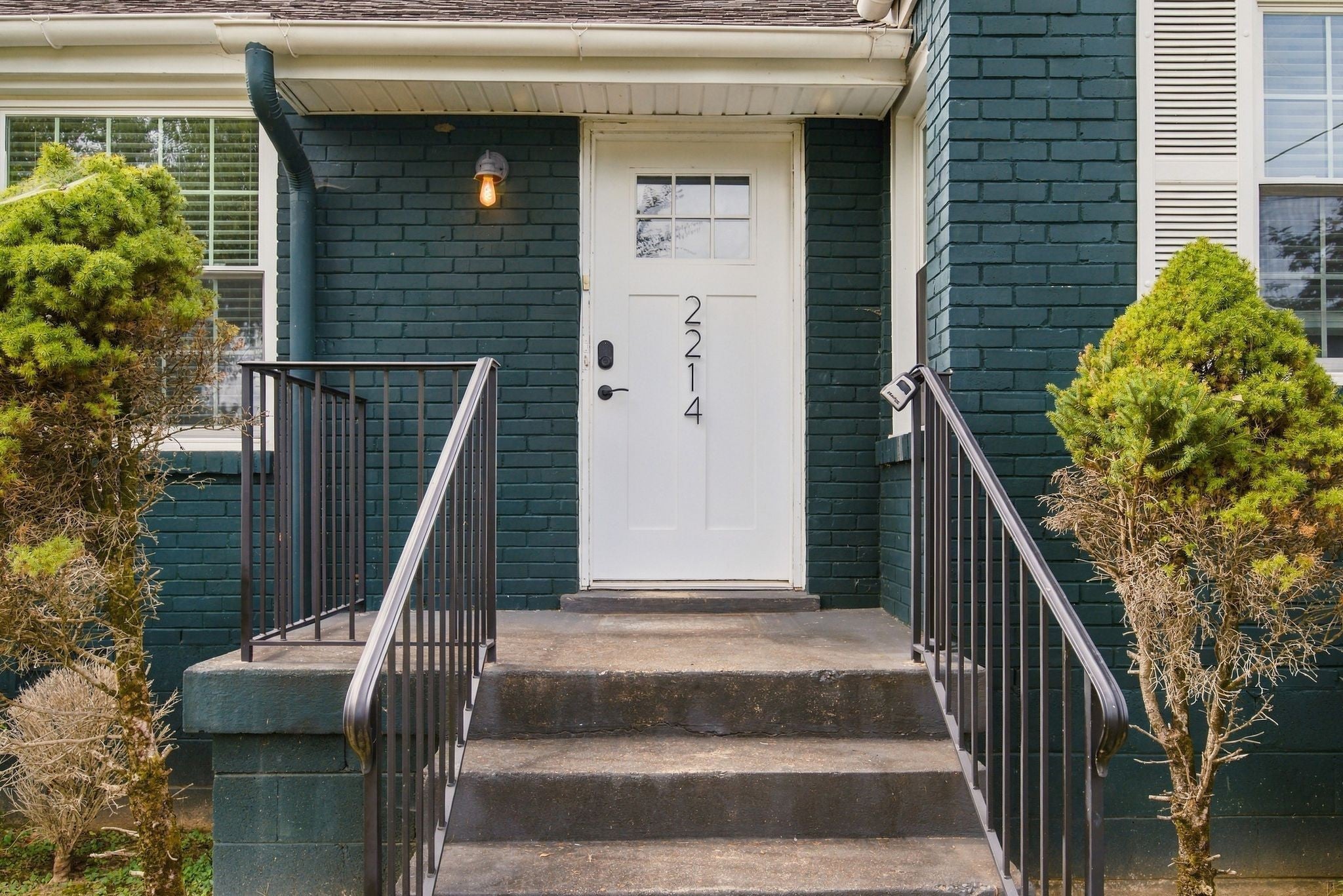 2214 Fernwood Dr
