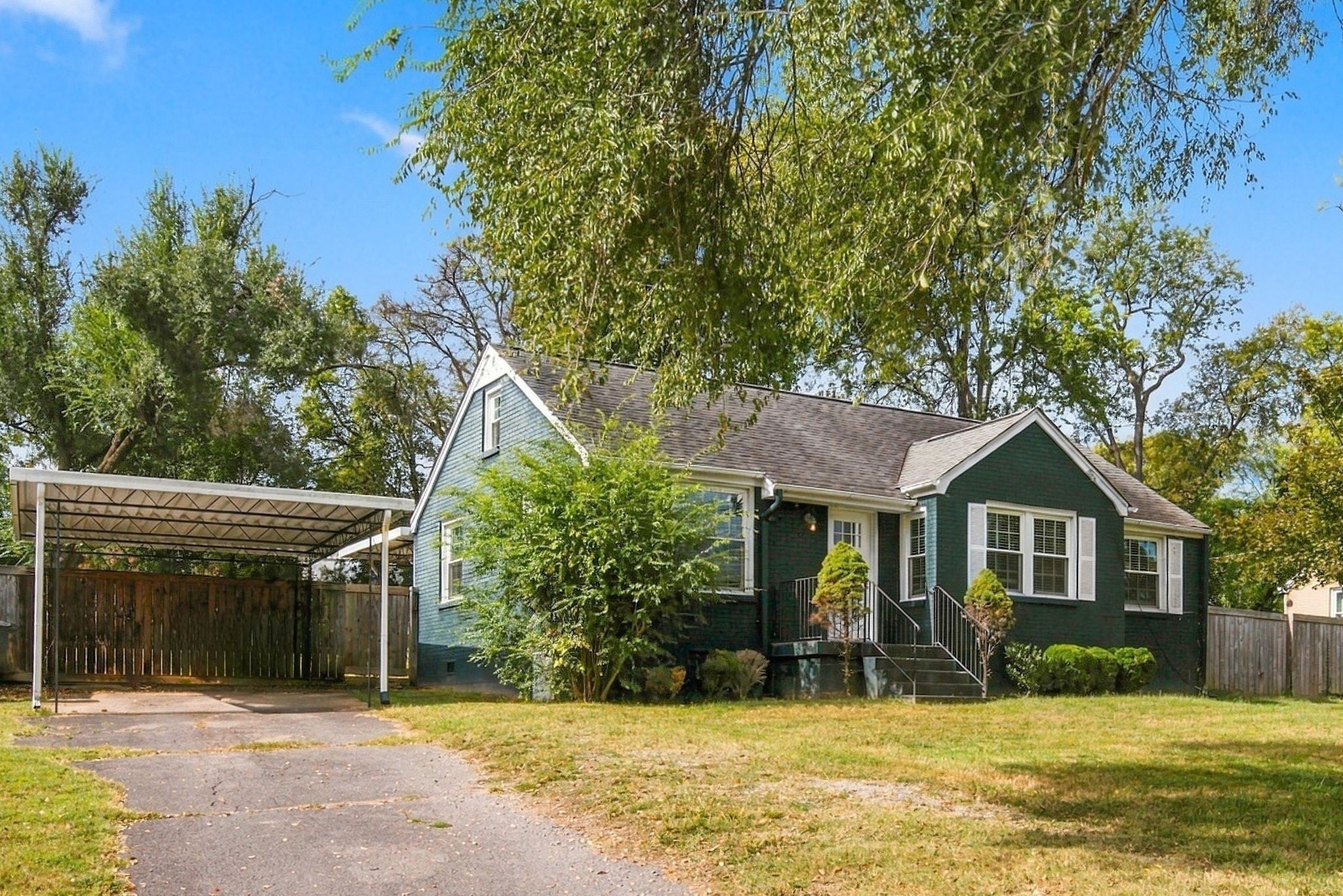 2214 Fernwood Dr