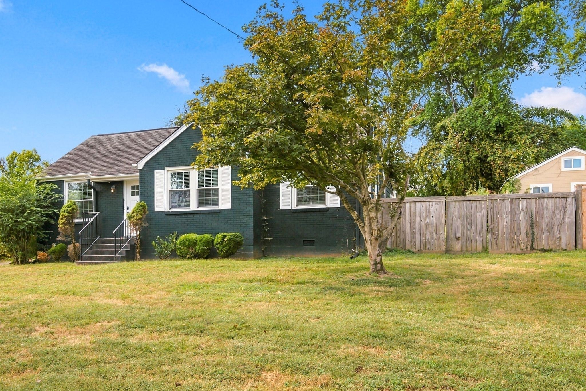 2214 Fernwood Dr