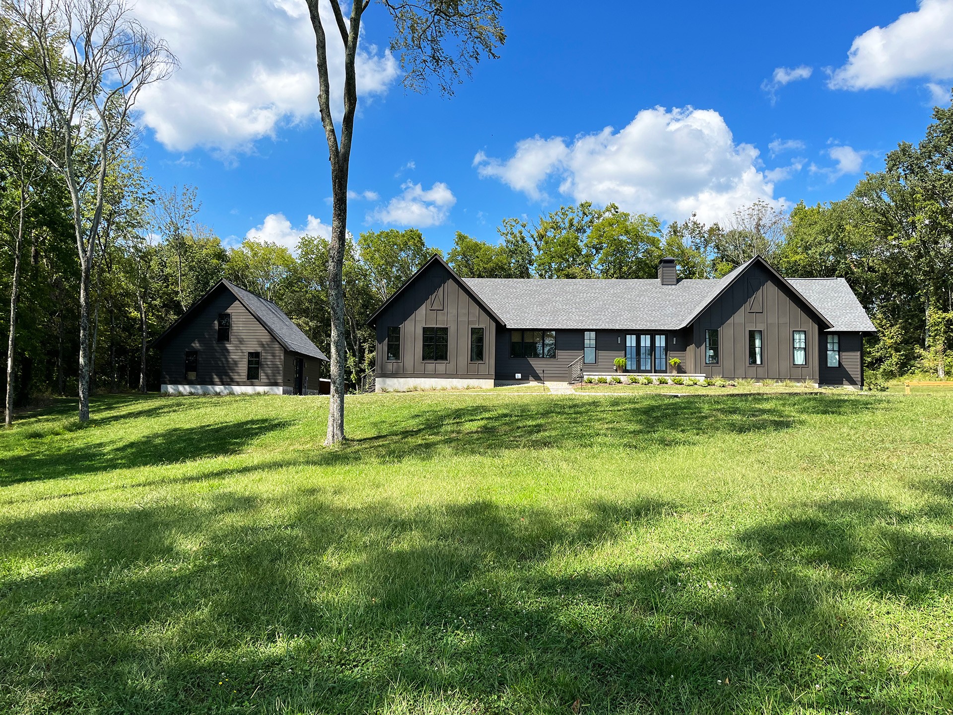 934 Hickory Hills Dr