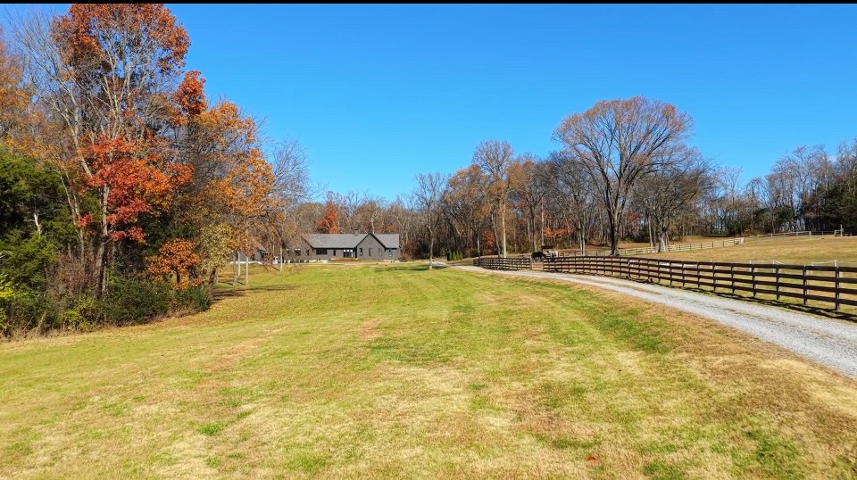 934 Hickory Hills Dr