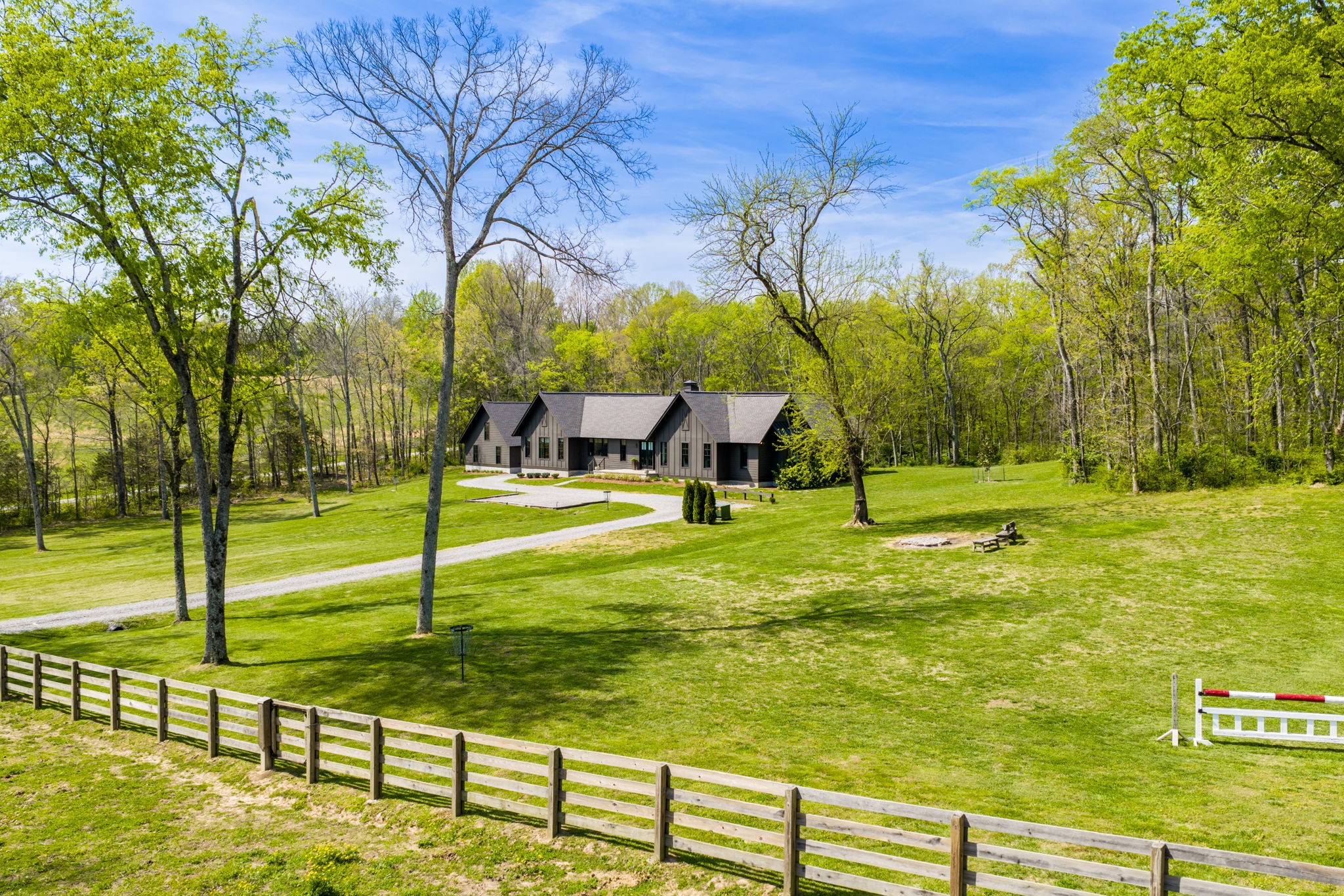 934 Hickory Hills Dr