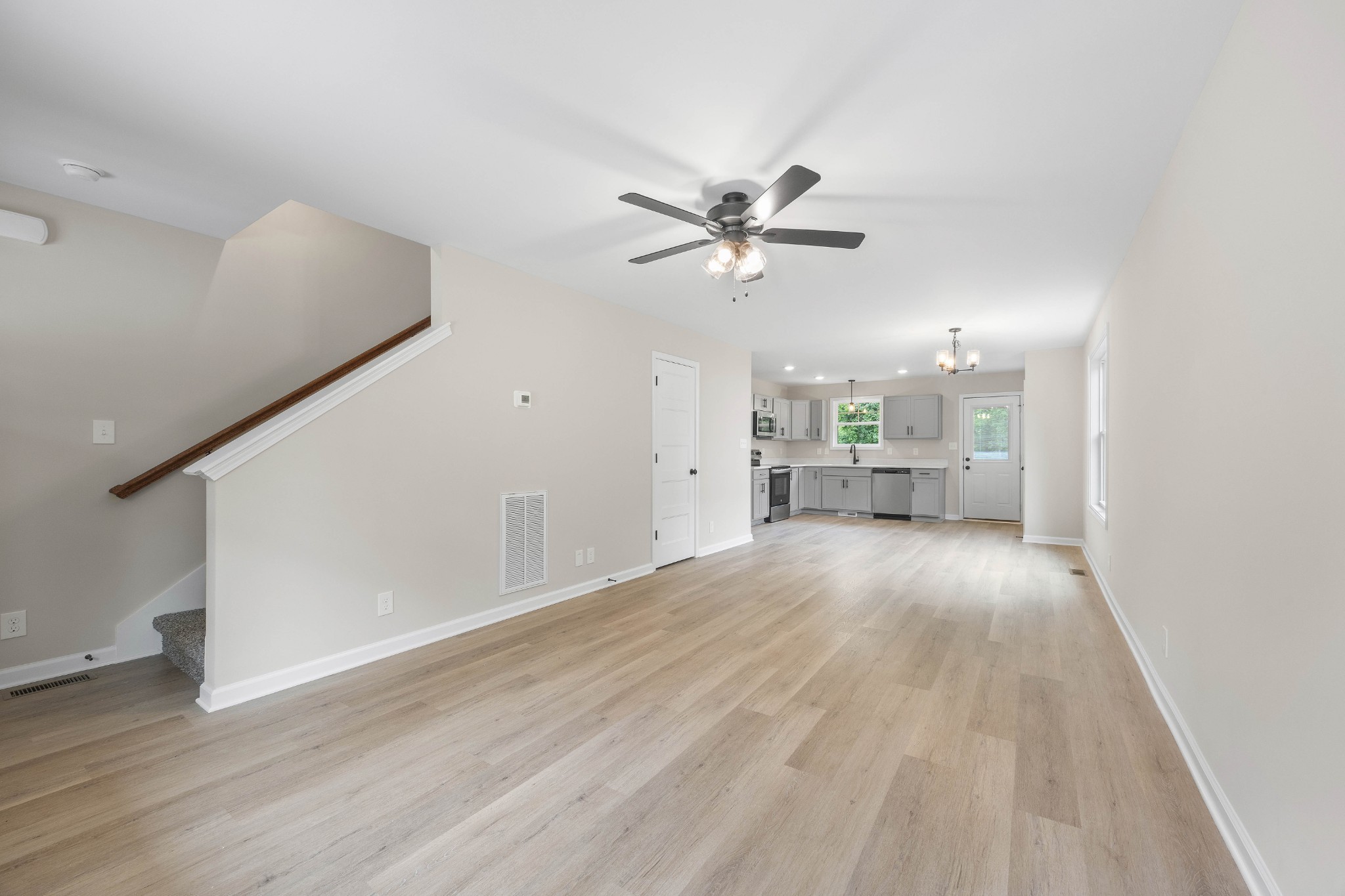 170 Oak St