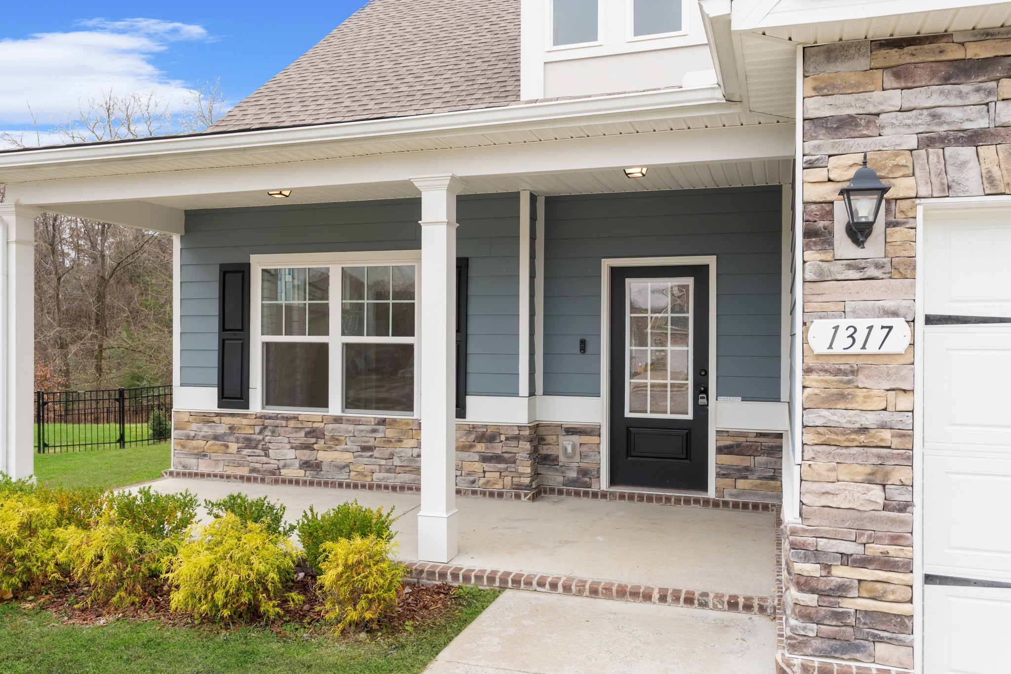 1317 Ardmore Ln
