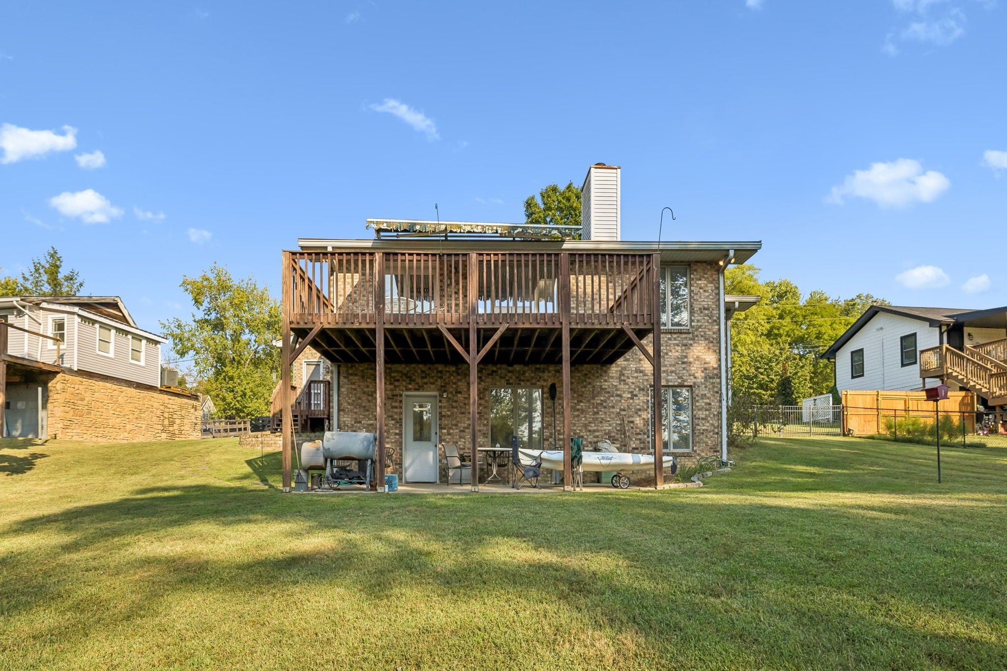 371 Lakeview Dr