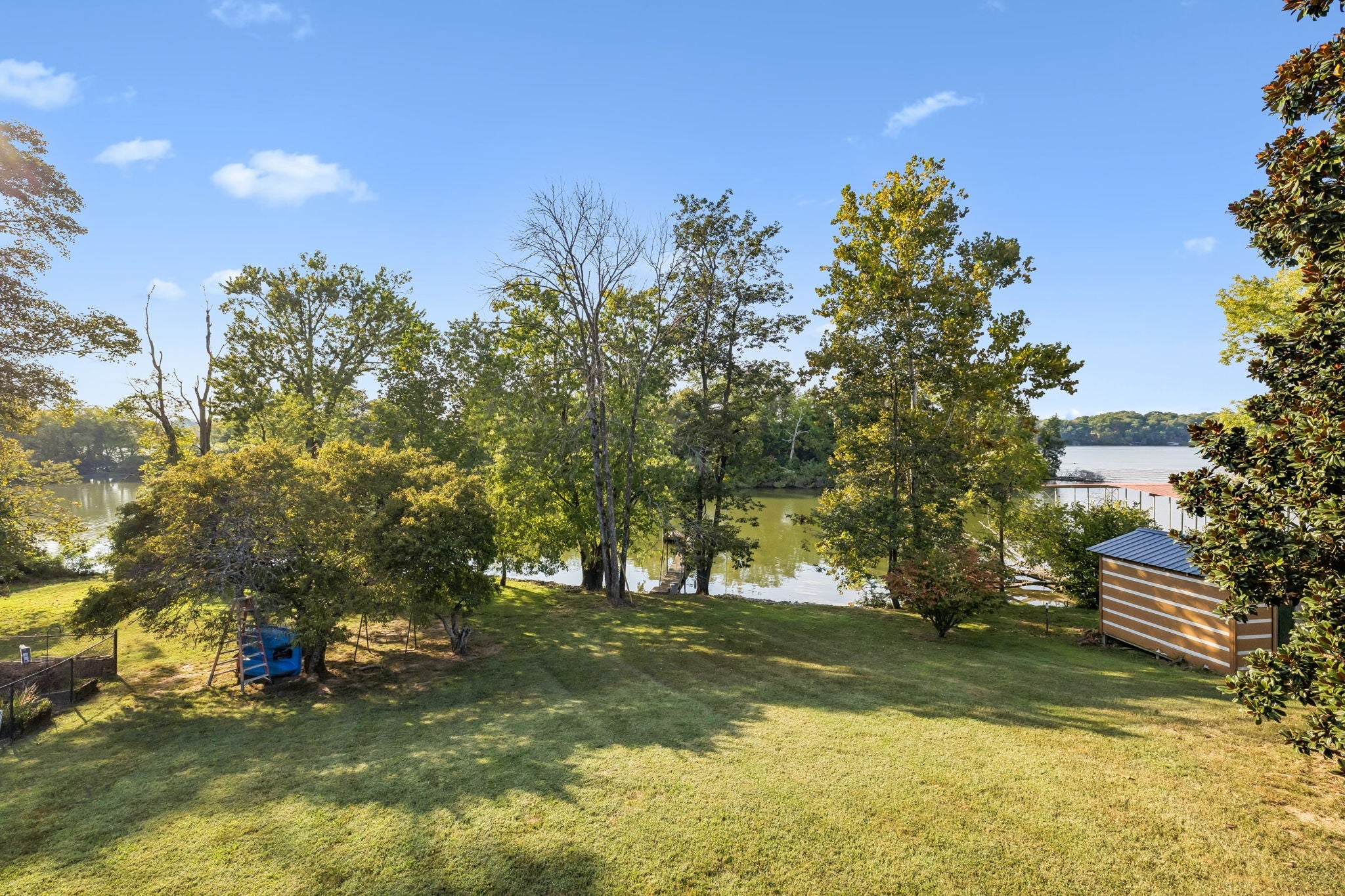 371 Lakeview Dr