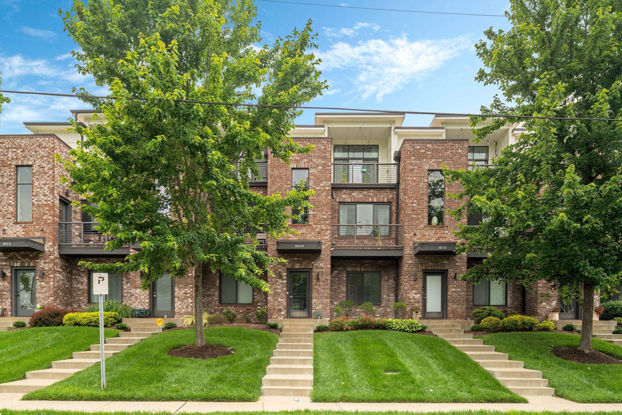 1029 Chester Ave