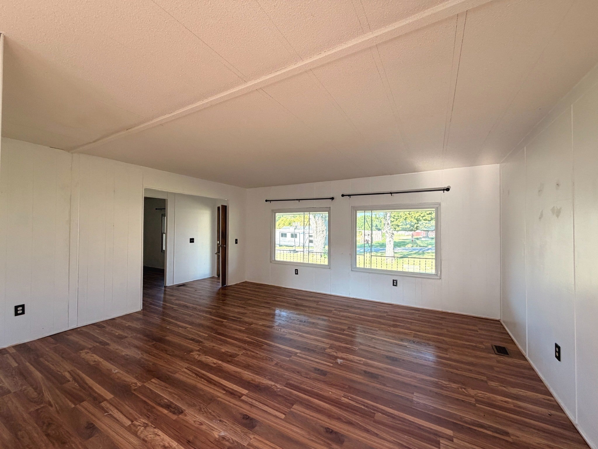 136 Doss Ln