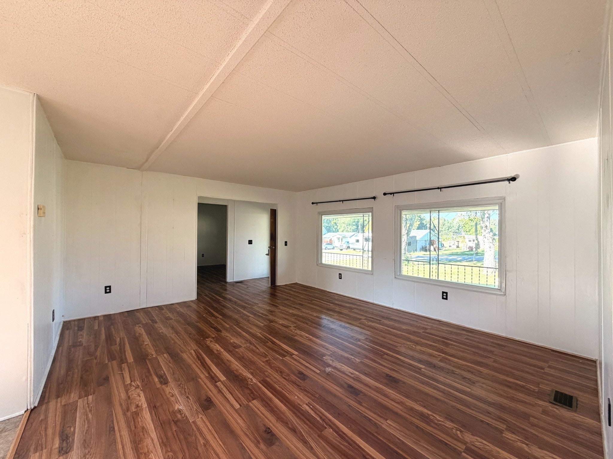 136 Doss Ln