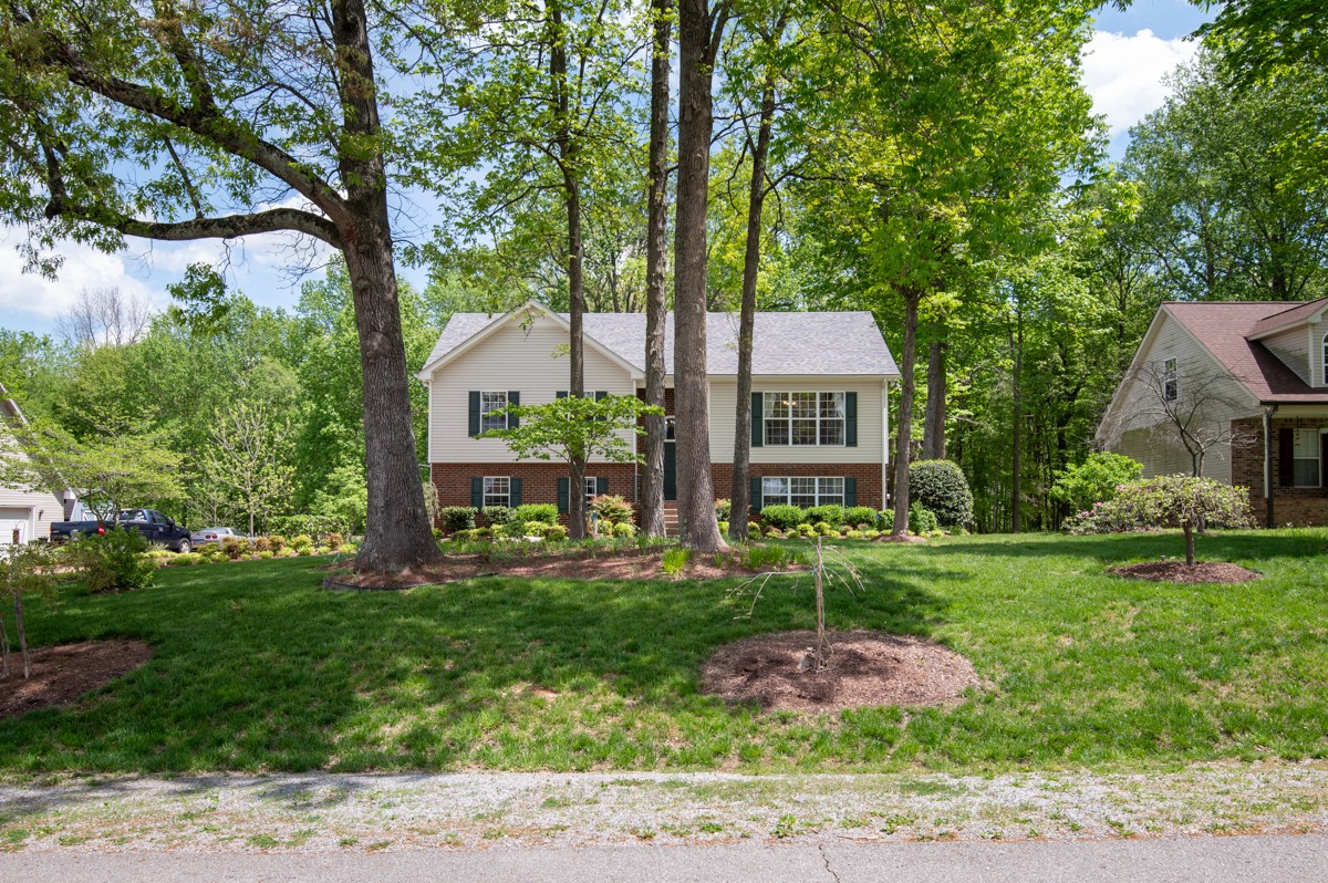 113 Oak Park Ct