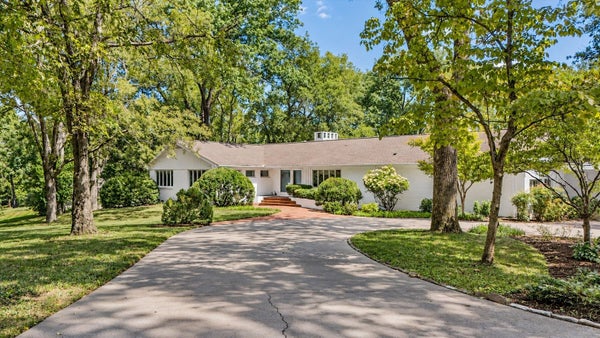 1024 FOXWOOD DR, NASHVILLE, TN 37215 - Image cddfb8868abc2d6520cd45e72e68570f/1364089849