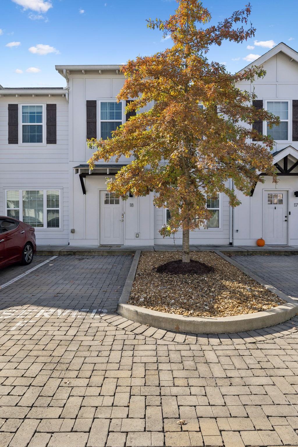 300 Stewarts Ferry Pike 18