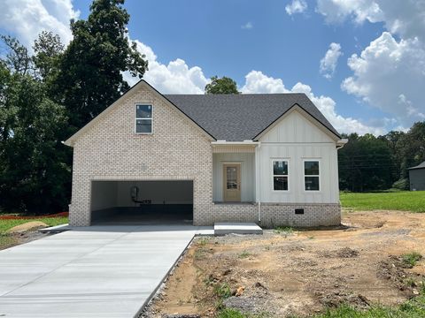 560 Oak Glen Dr Smithville TN 37166