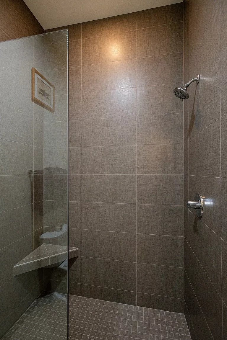 Nashville, Tennessee 37203, United States, 2 Bedrooms Bedrooms, ,2 BathroomsBathrooms,Residential,Active,81562