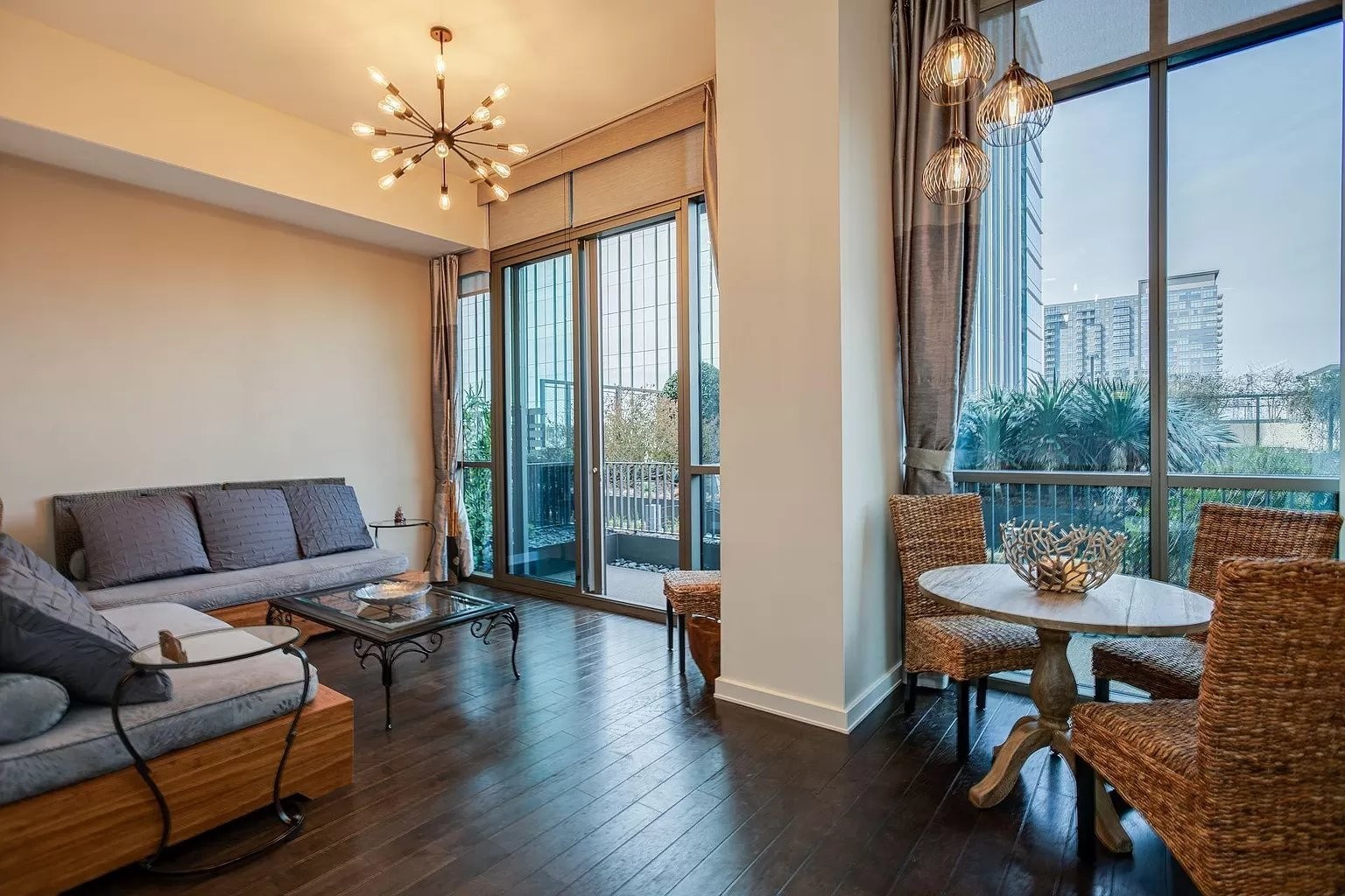 Nashville, Tennessee 37203, United States, 2 Bedrooms Bedrooms, ,2 BathroomsBathrooms,Residential,Active,81562