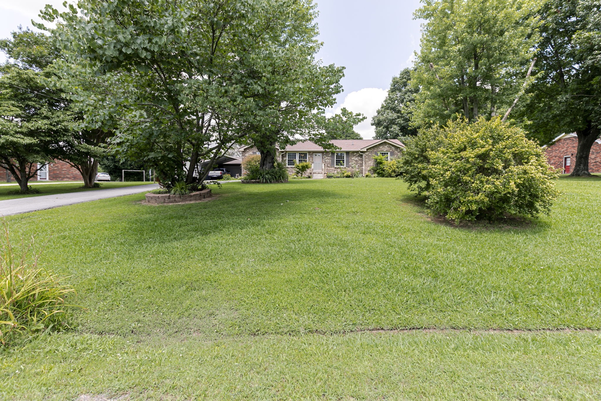 2802 Canterbury Dr
