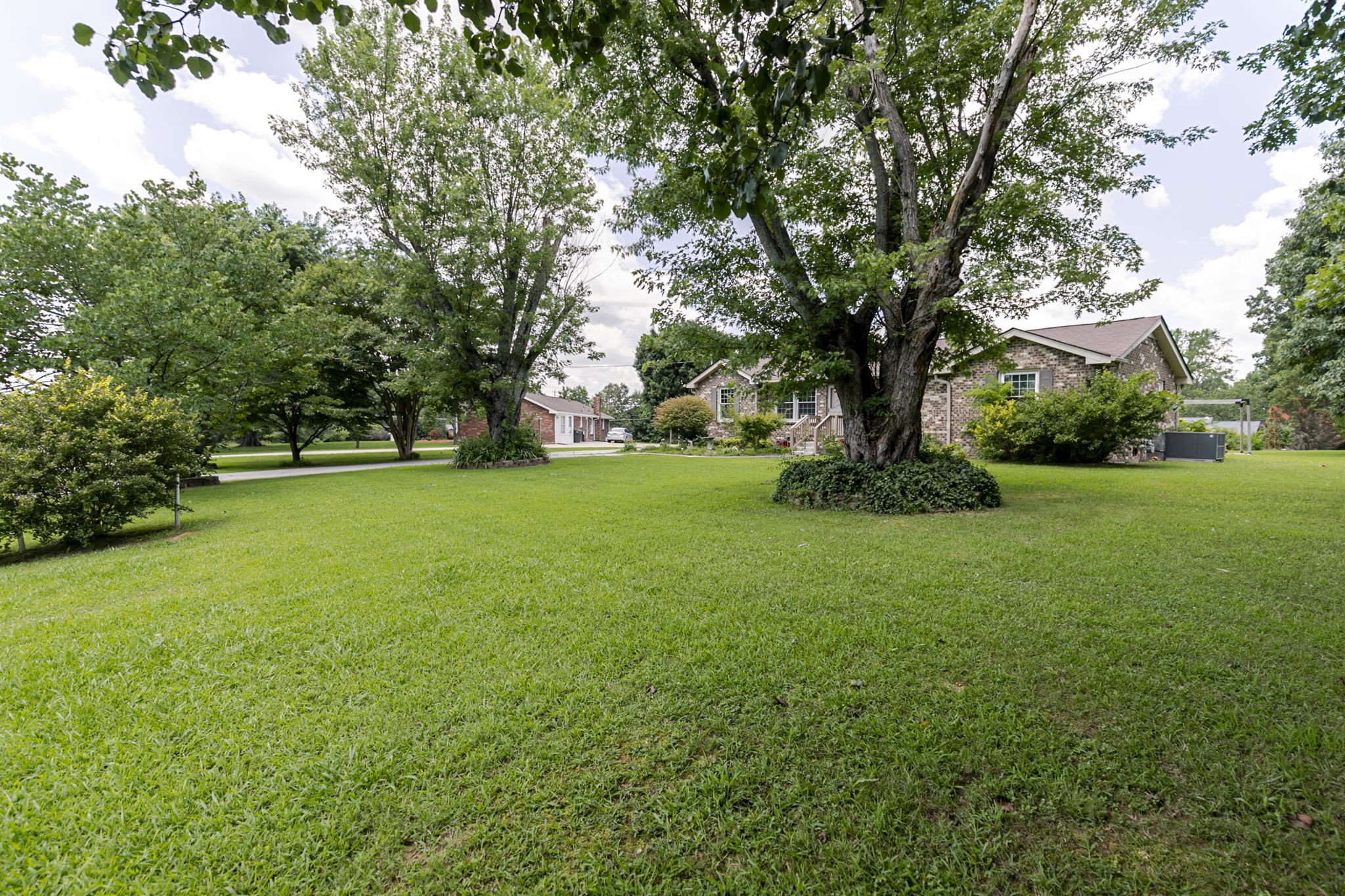 2802 Canterbury Dr