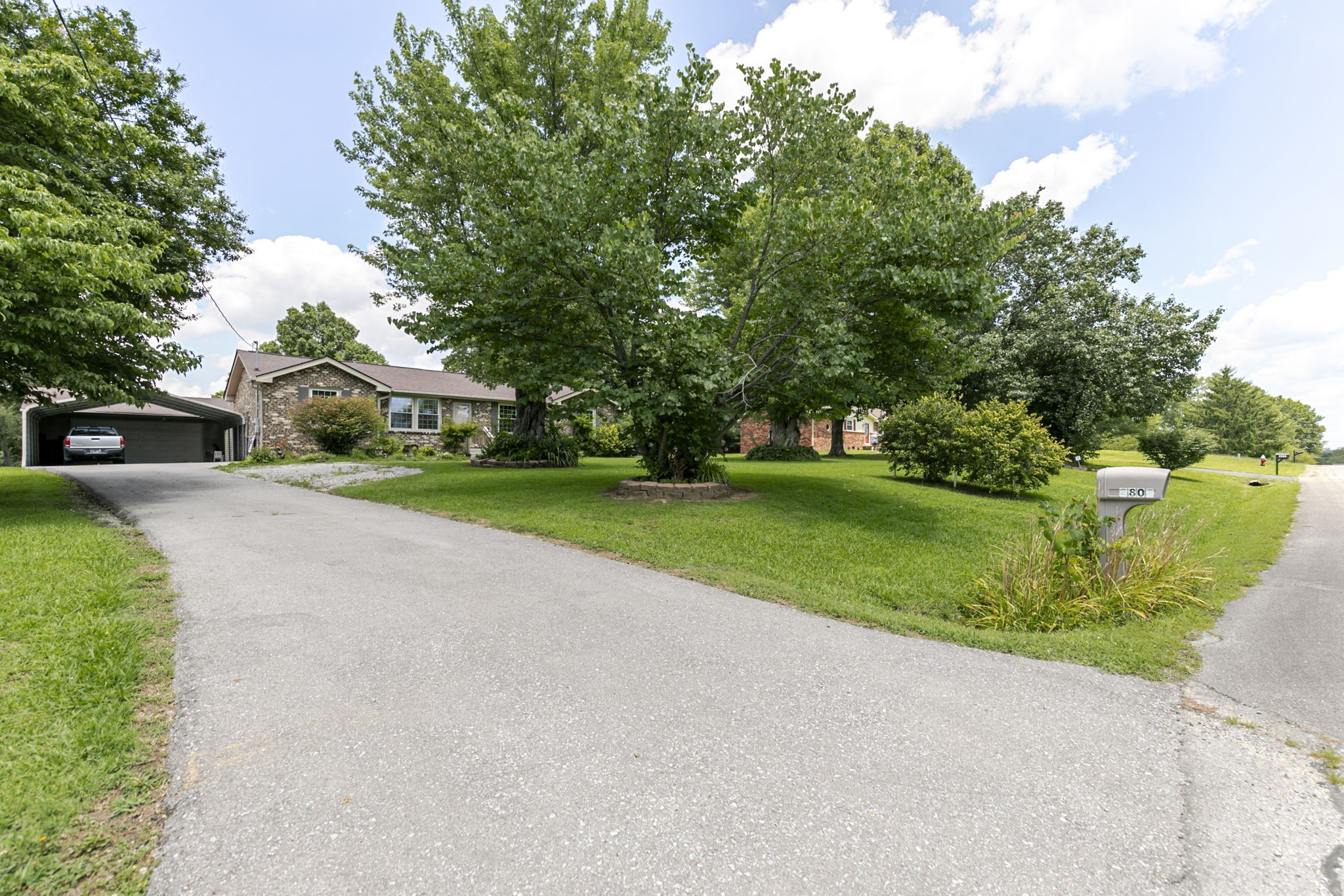 2802 Canterbury Dr