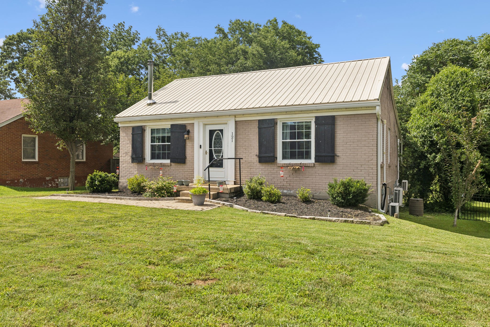 Middle Tennessee Properties 1 121 7th Ave