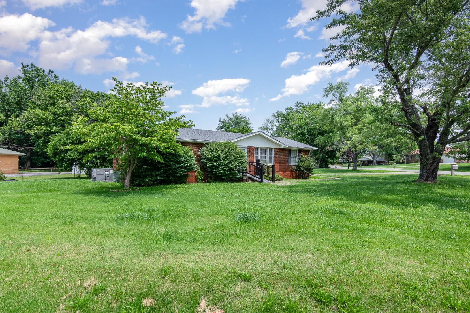 6103 Russell Dr