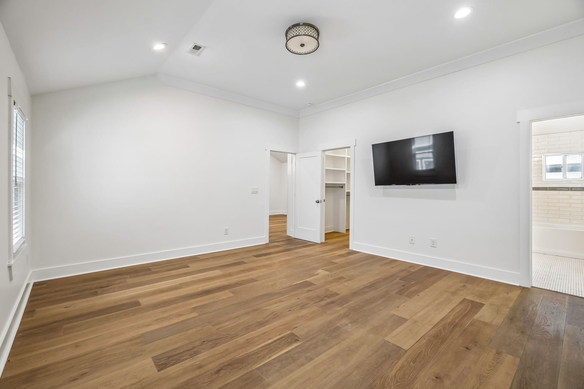 1.0-bed rental at 38 N Hill St C