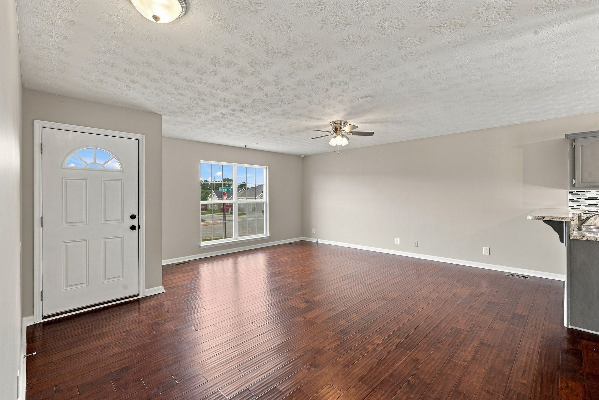 303 Bandera Ln