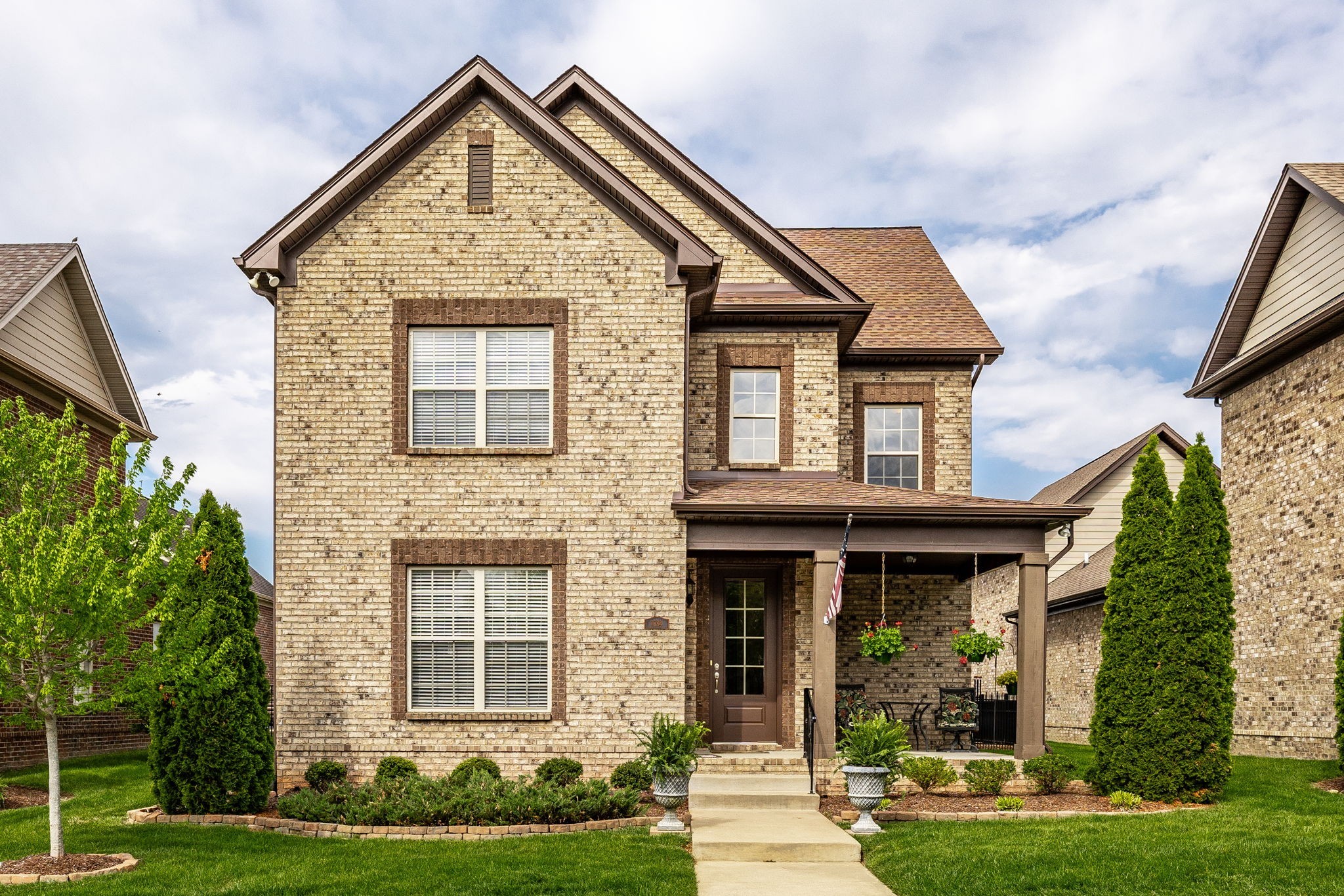 1084 N McMahan Dr