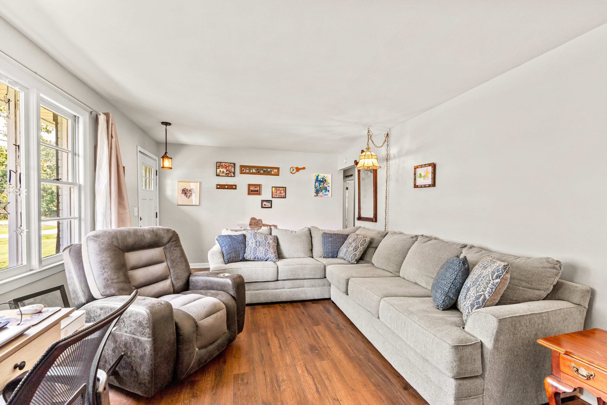 105 E Roberts Rd