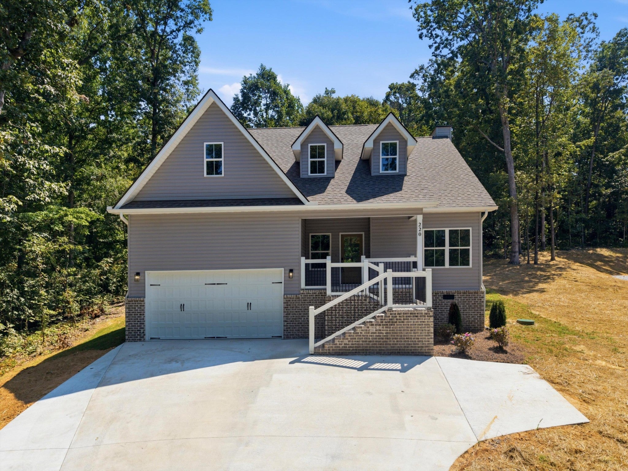 220 Hollow Road NE