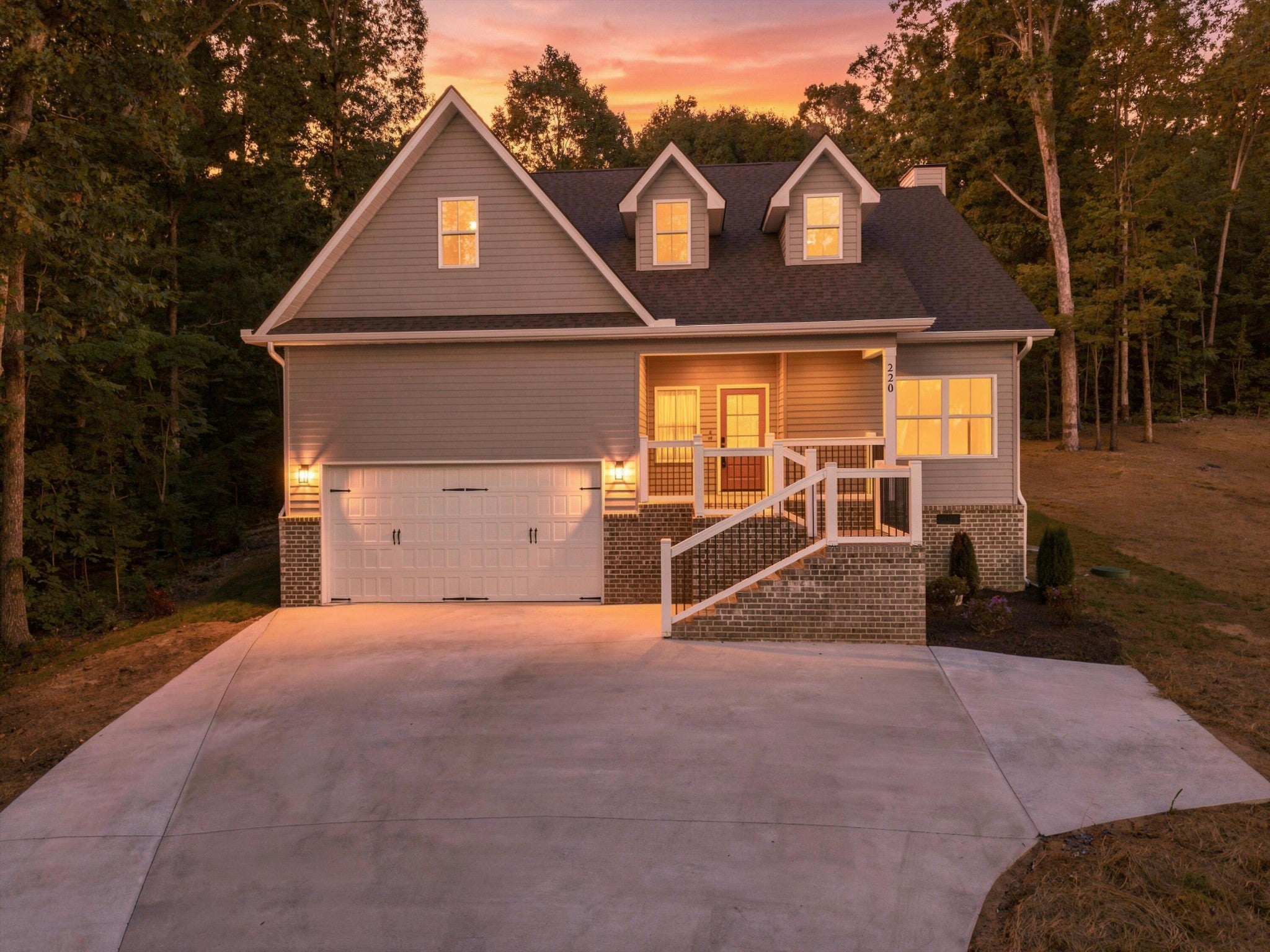 220 Hollow Road NE