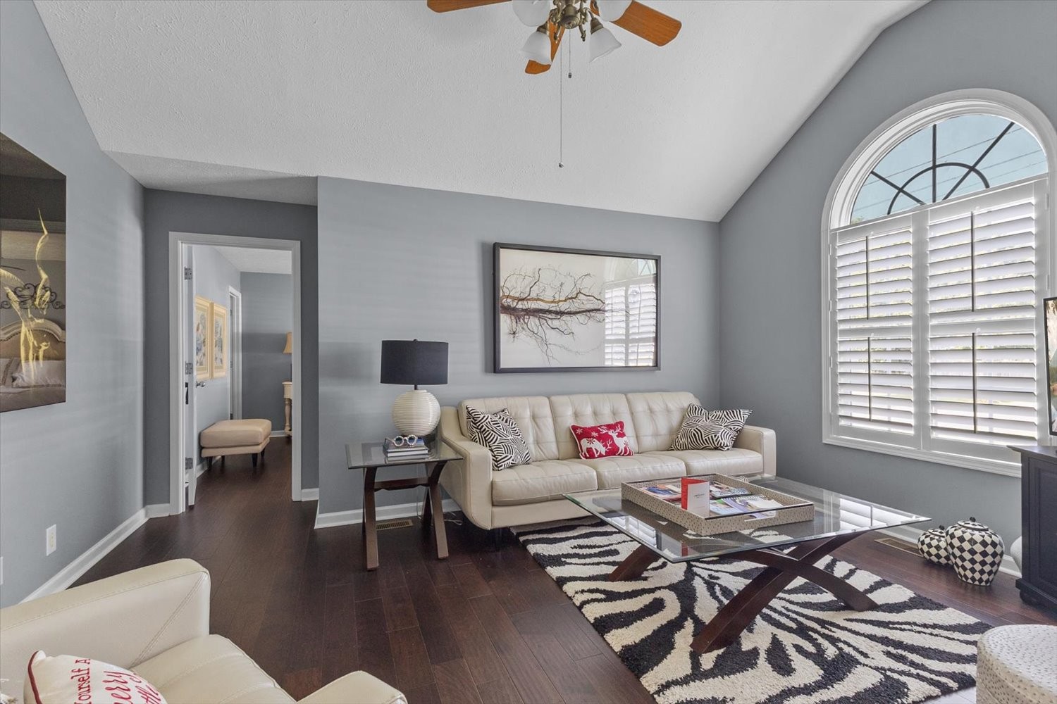 104 Edgeview Dr