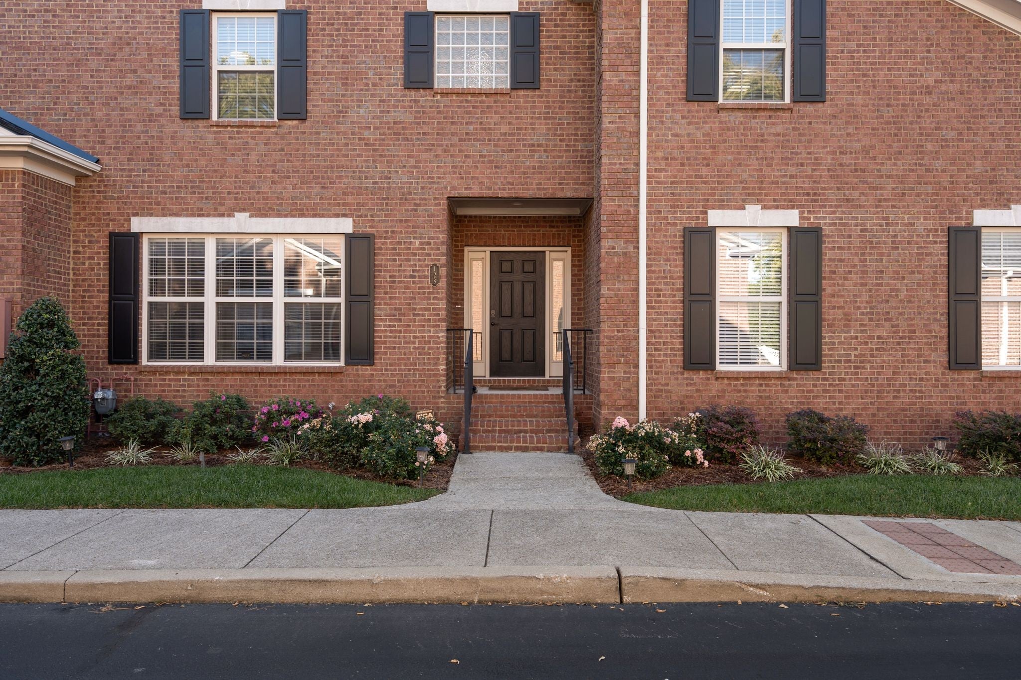 128 Brilliantine Cir