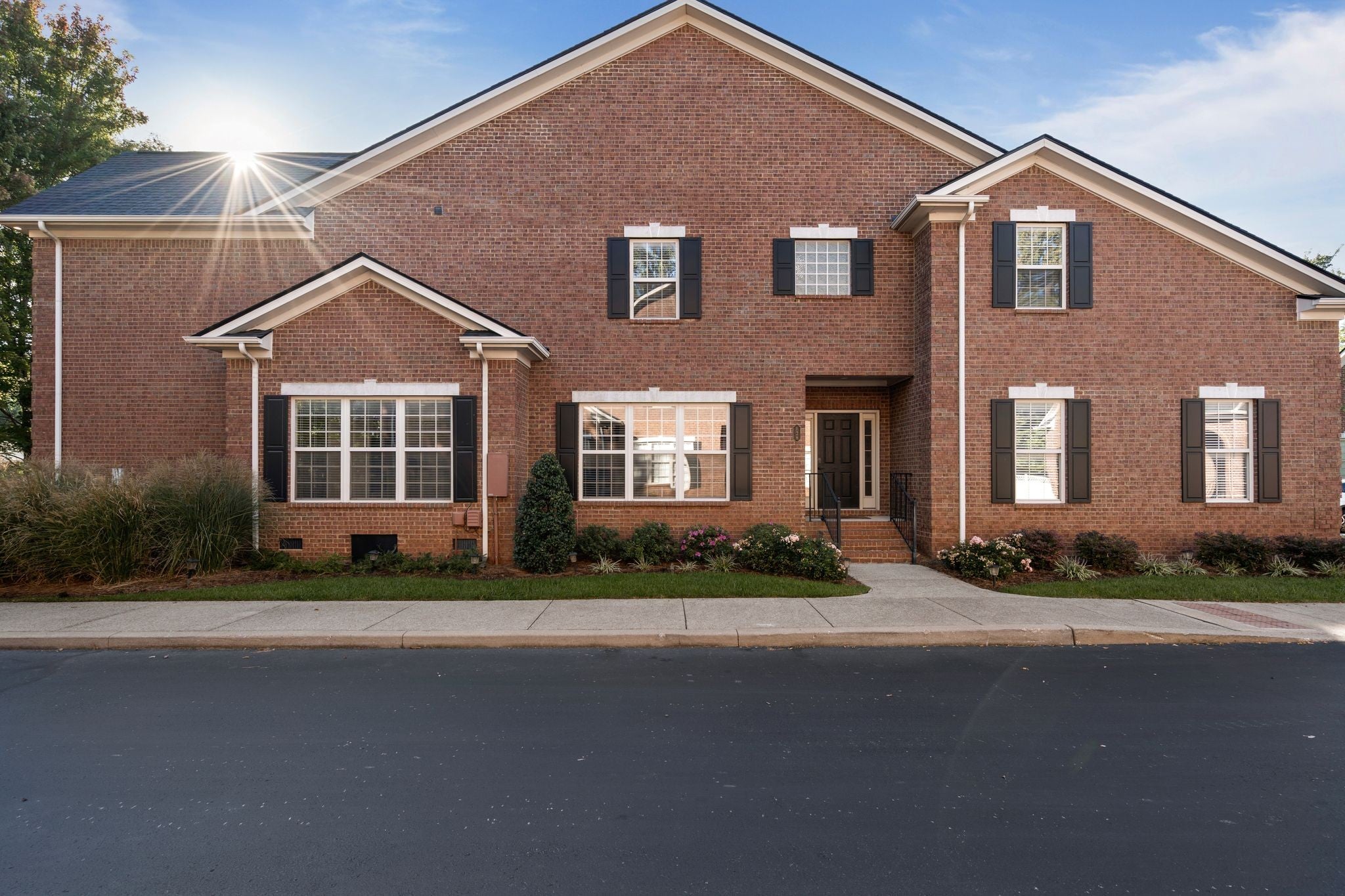 128 Brilliantine Cir
