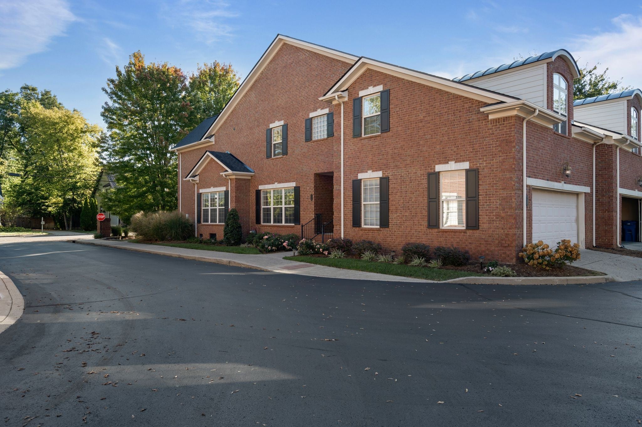 128 Brilliantine Cir - home for sale
