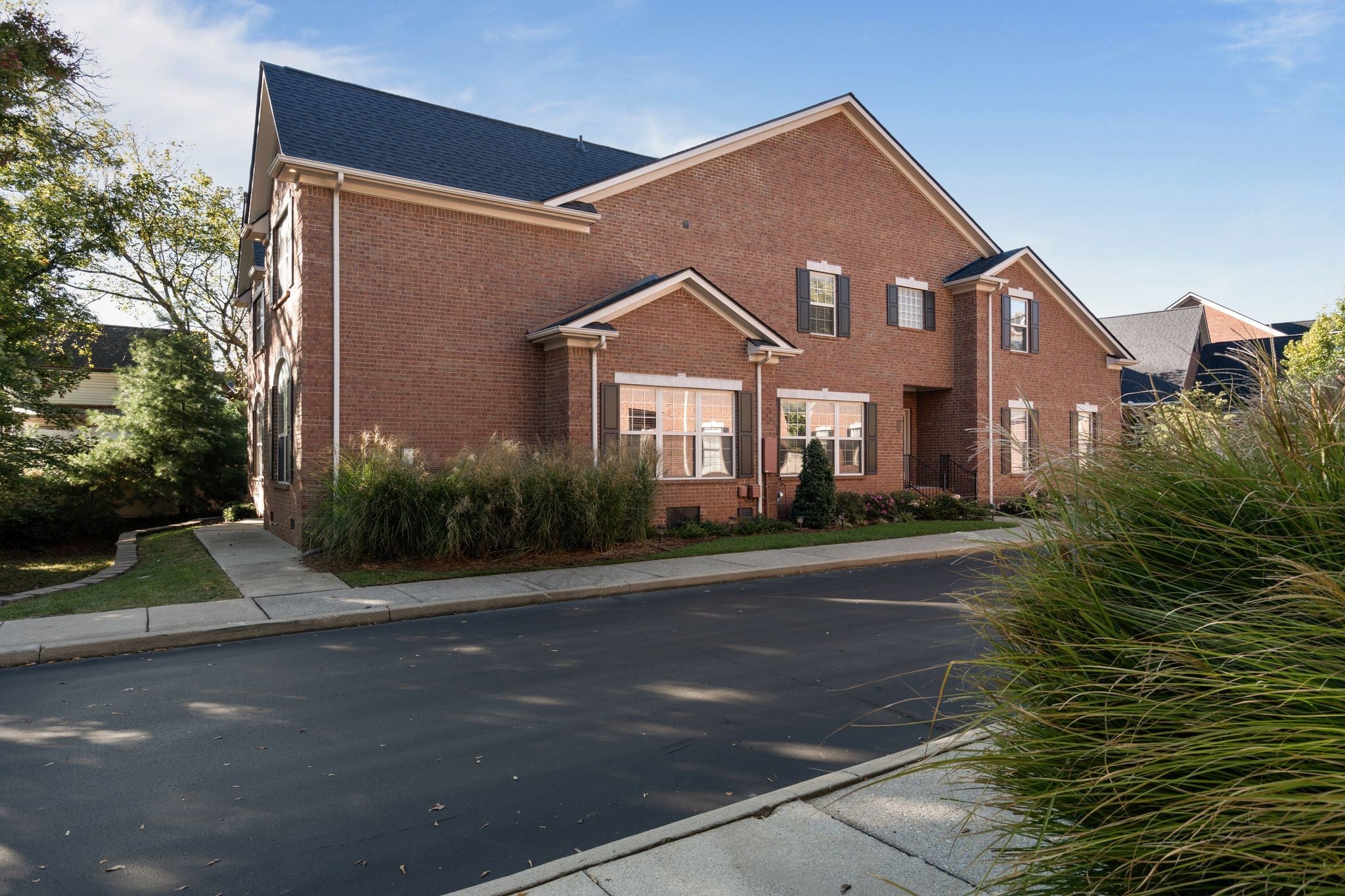 128 Brilliantine Cir