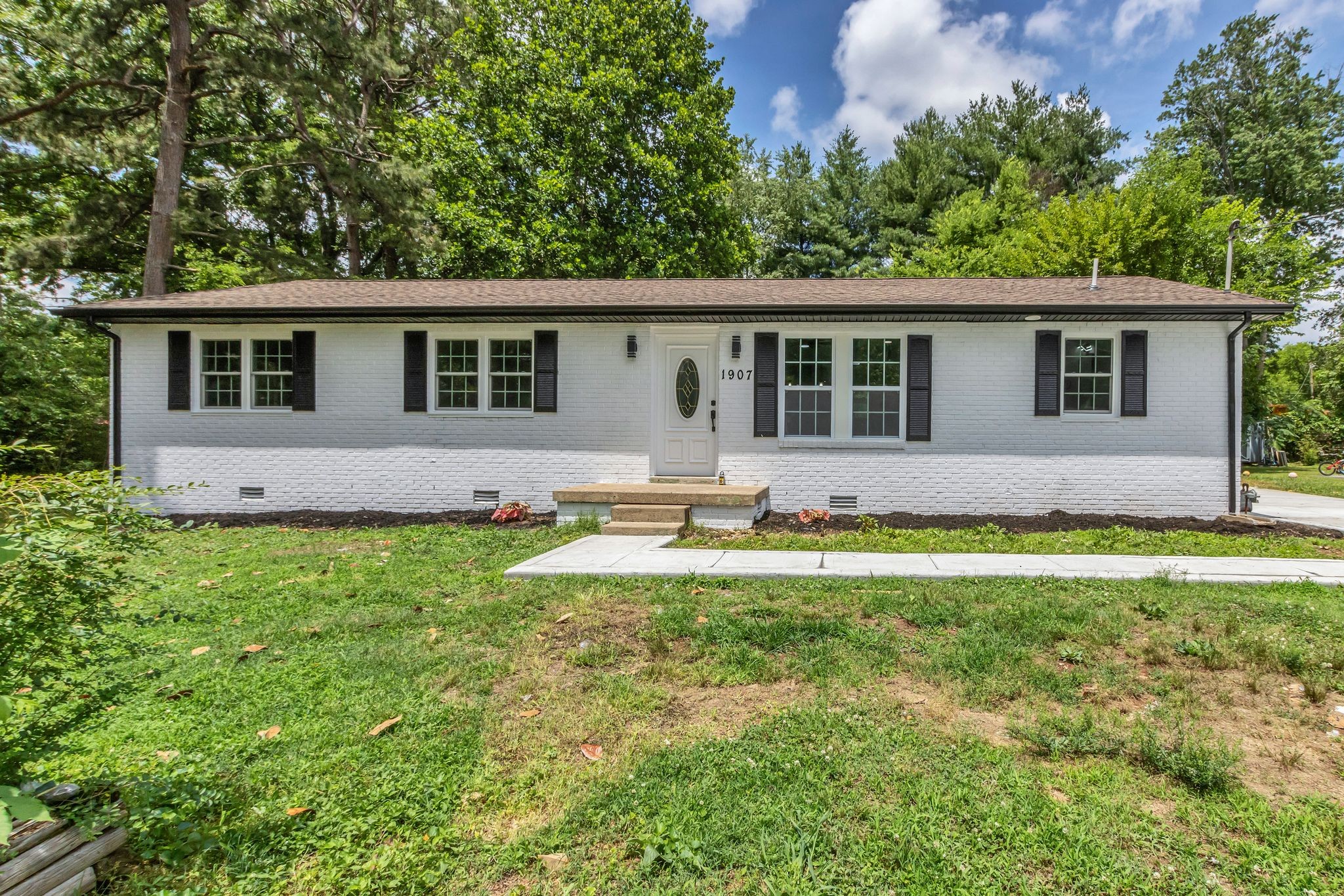 1907 Russell Dr