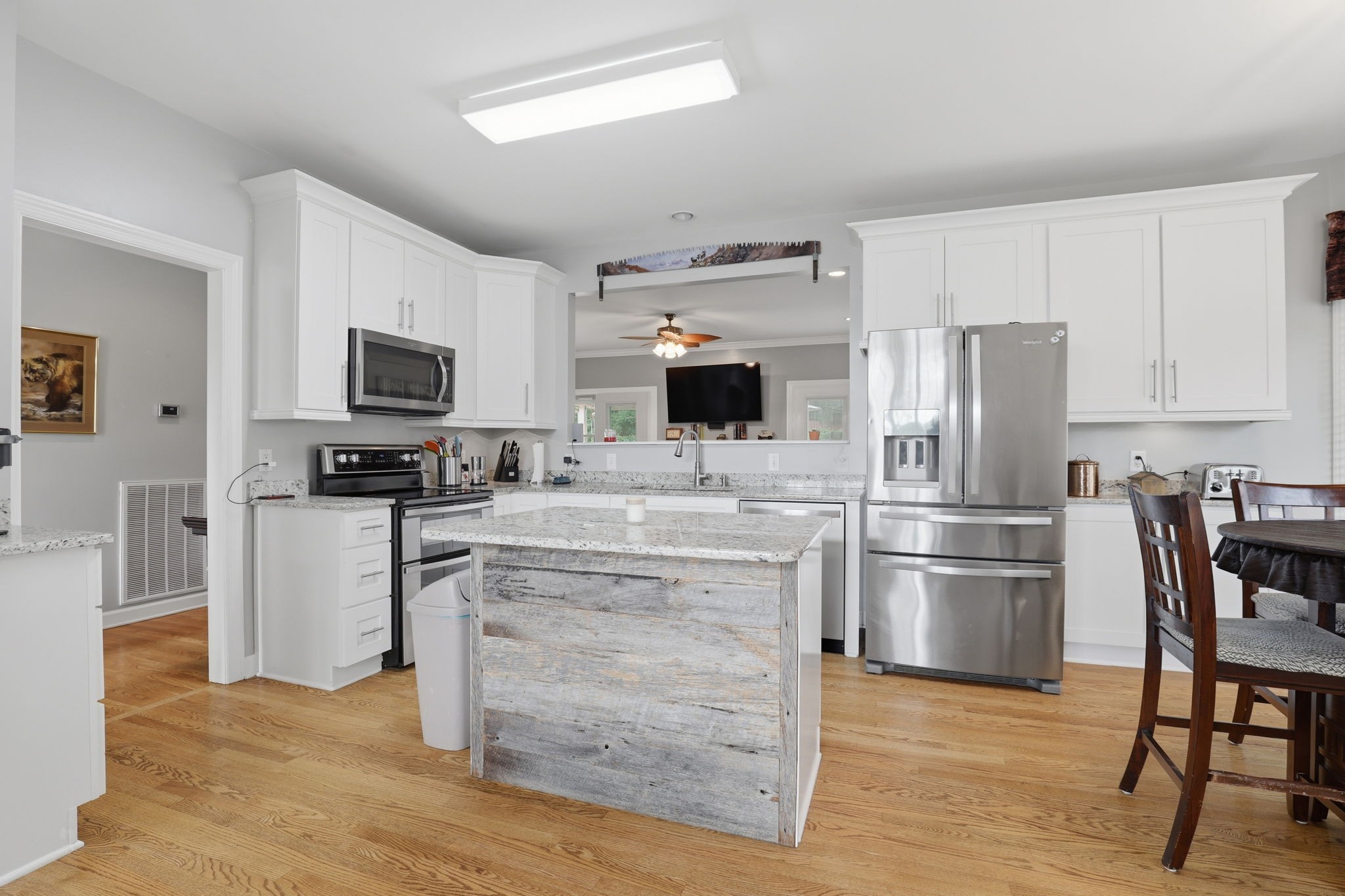 409 Roma Ct